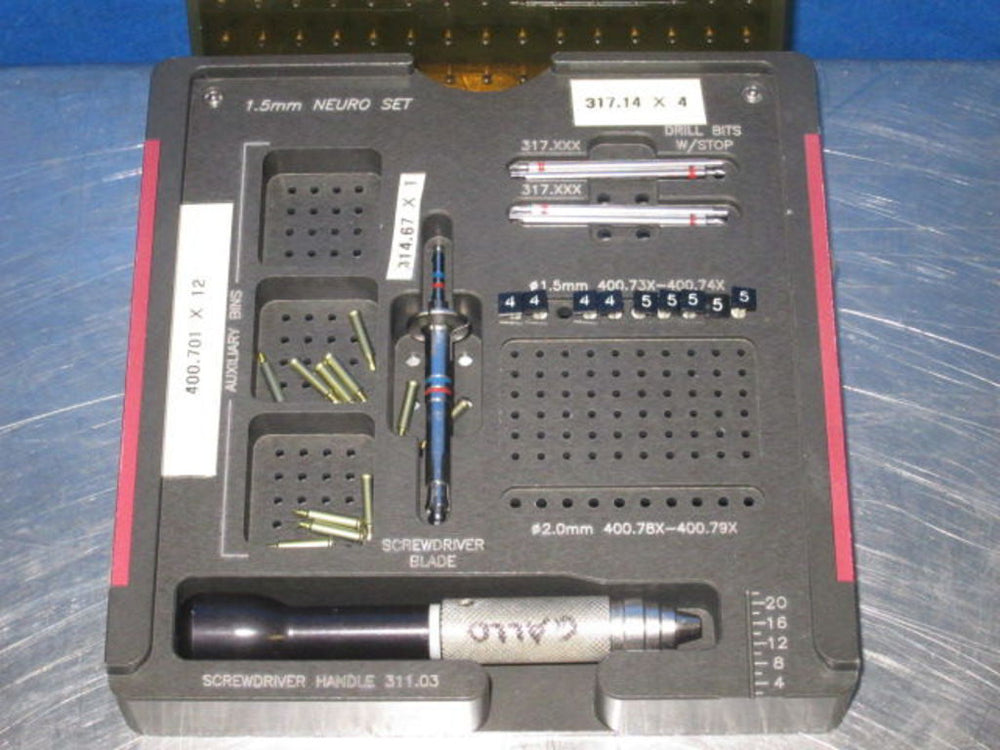 
                  
                    SYNTHES Maxillofacial Set
                  
                