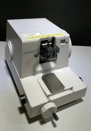 
                  
                    SHANDON AS 325 MICROTOME
                  
                