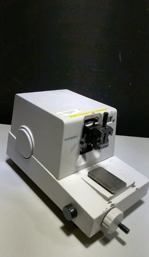 
                  
                    SHANDON AS 325 MICROTOME
                  
                